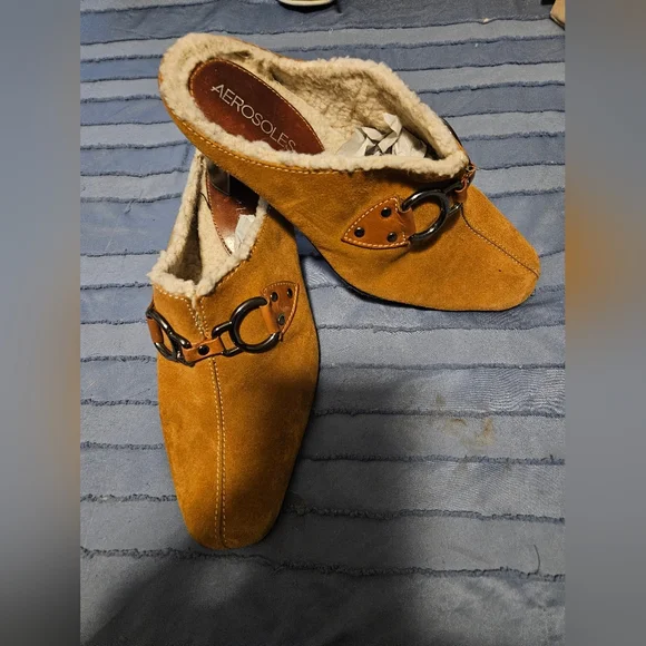 AEROSOLES Brown Suede Slip-Ons - Picture 2 of 4